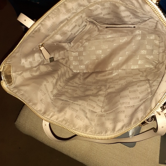 Michael Kors Purse Set - Picture 4 of 4